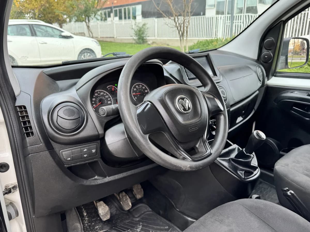 2021 RAM VAN 700 CITY 5P 1.2 - Imagen 2