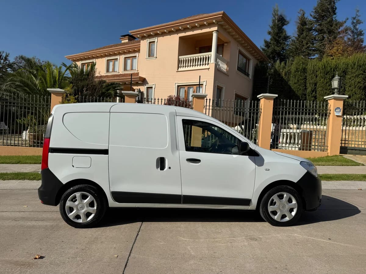 2022 RENAULT DOKKER III 1.5 - Imagen 2