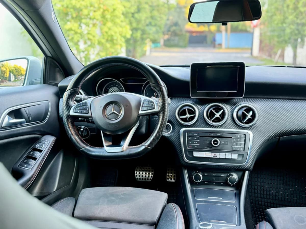 MERCEDES BENZ A 200 2018 - Imagen 7