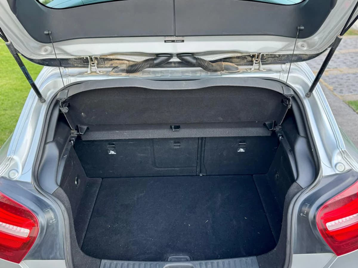 MERCEDES BENZ A 200 2018 - Imagen 8