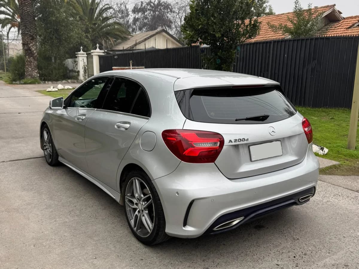 MERCEDES BENZ A 200 2018 - Imagen 3