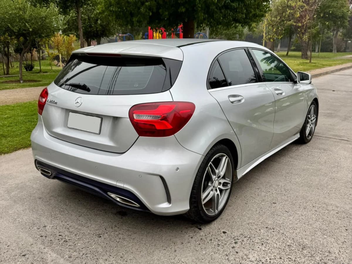 MERCEDES BENZ A 200 2018 - Imagen 4