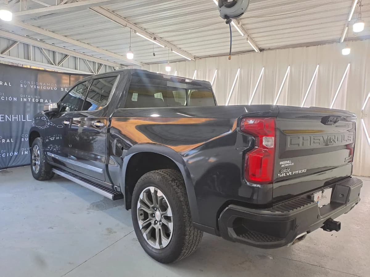 2023 CHEVROLET SILVERADO 4X4 3.0L AUT - Imagen 5