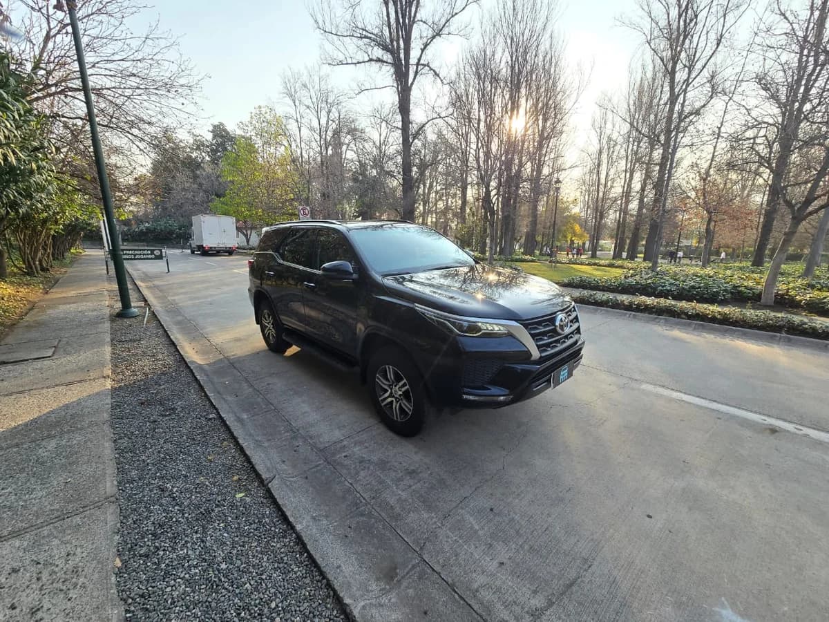 2022 TOYOTA FORTUNER 2.7 - Imagen 1