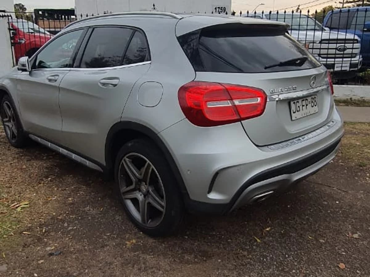 2017 MERCEDES BENZ GLA 250 - Imagen 3