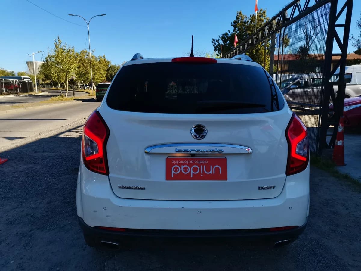 2016 SSANGYONG KORANDO FULL 2.2 AUT - Imagen 5