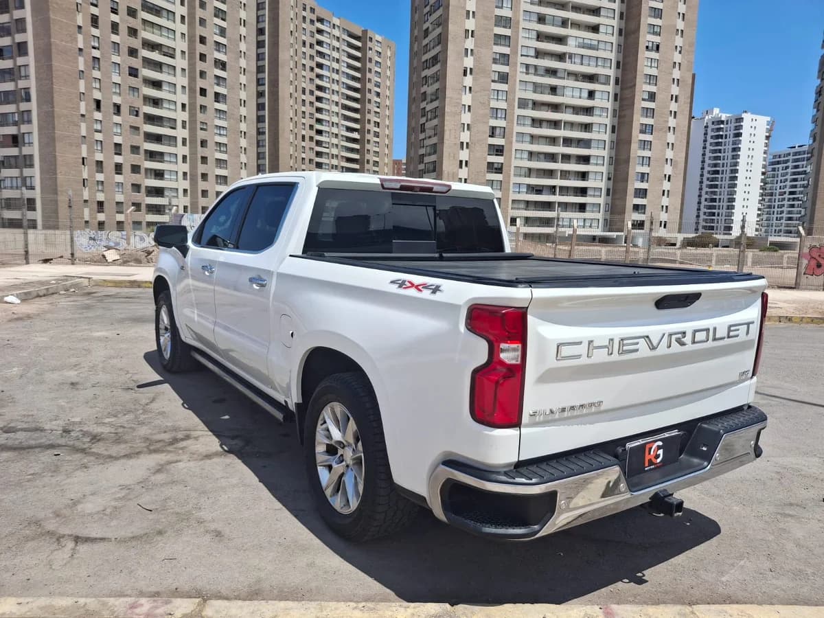 2019 CHEVROLET SILVERADO CC DCAB 4X4 5.3 AUT - Imagen 4