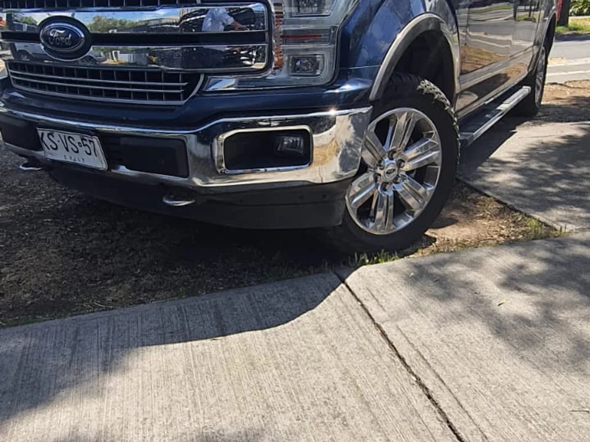 2019 FORD F150 LARIAT LUXURY 4X4 5.0 AUT EXCELENTE