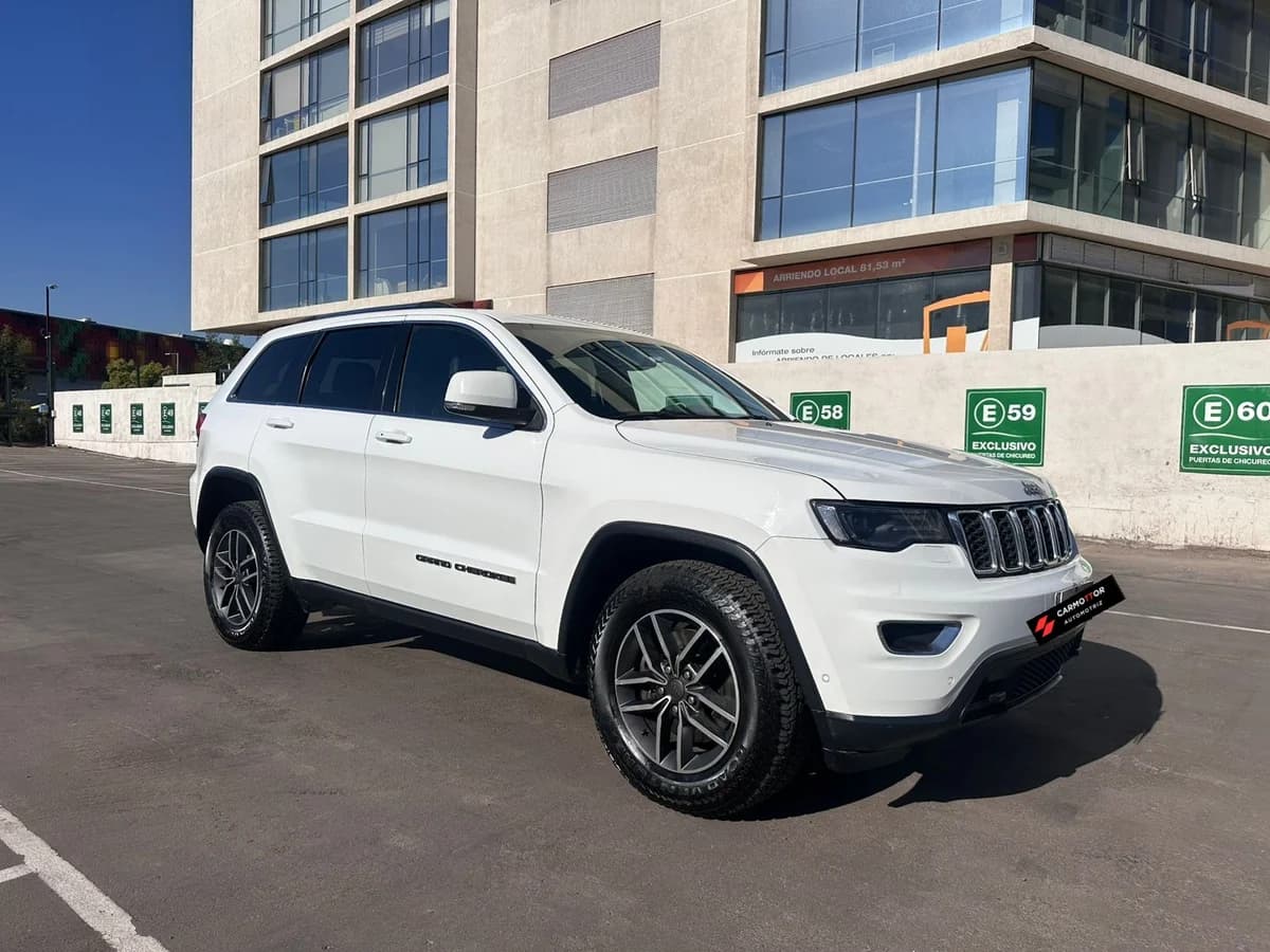 2019 JEEP GRAND CHEROKEE LAREDO 4X4 3.0 AUT - Imagen 1