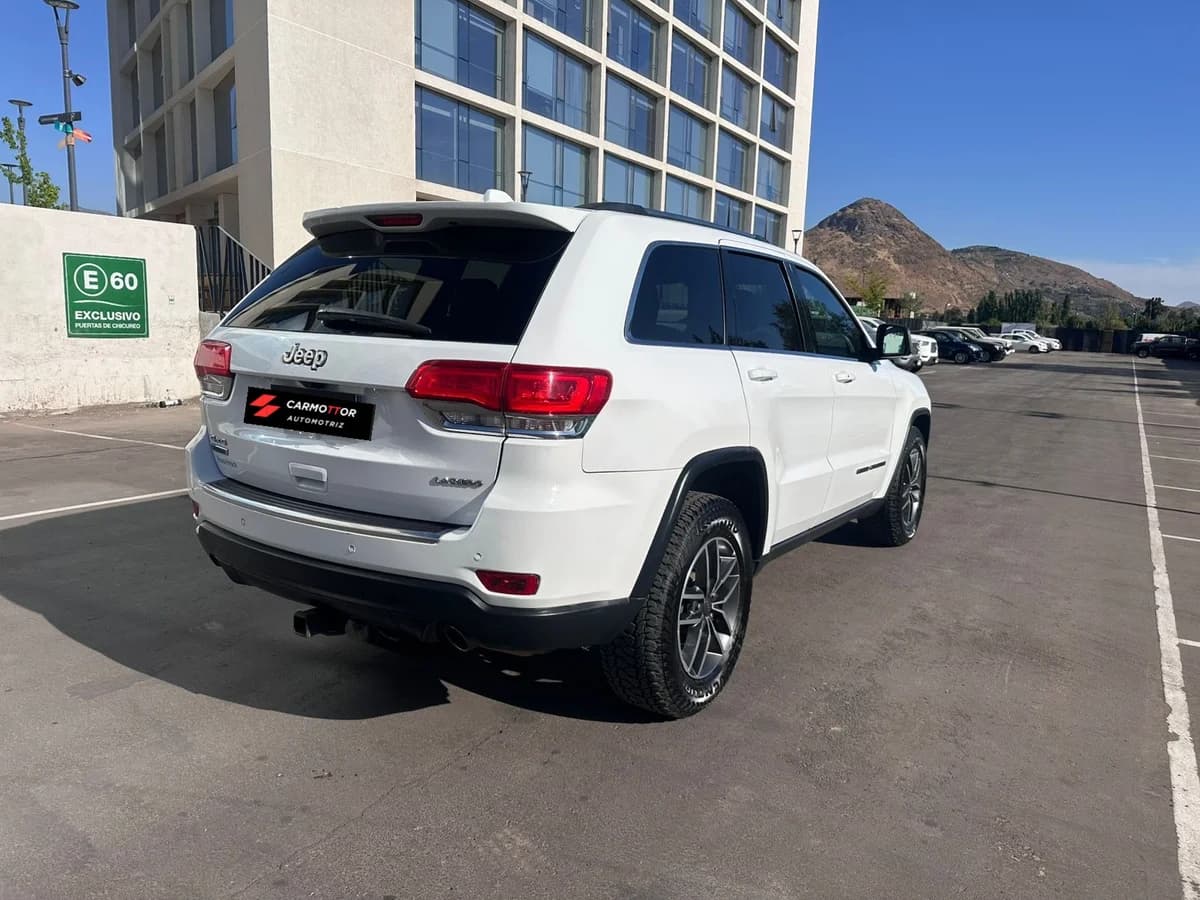 2019 JEEP GRAND CHEROKEE LAREDO 4X4 3.0 AUT - Imagen 4