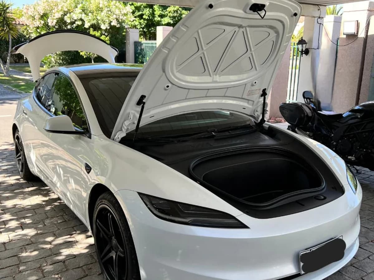 2025 TESLA MODEL 3 - Imagen 4