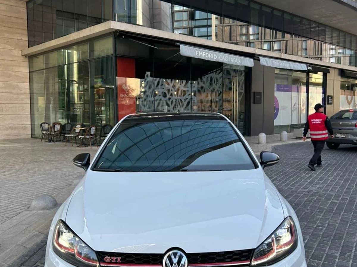 2021 VOLKSWAGEN GOLF GTI HB 2.0 AUT - Imagen 1