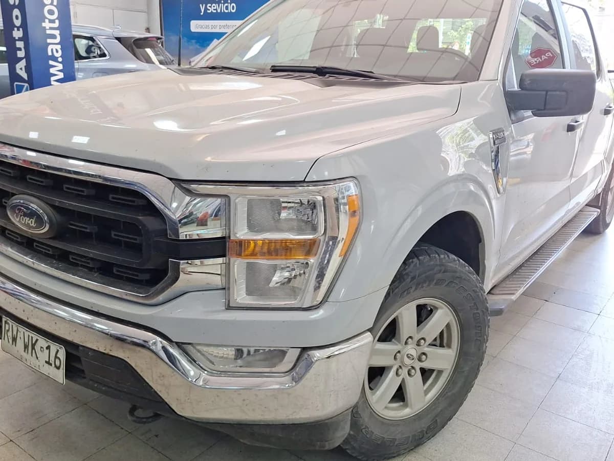2022 FORD F150 XLT 3.3 AUT - Imagen 2