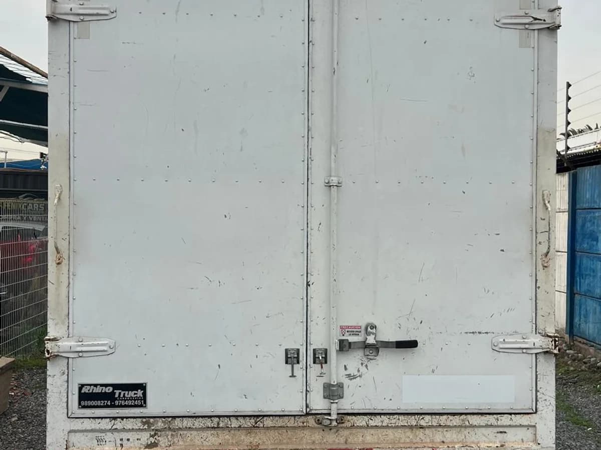 2021 HINO XZU - Imagen 4