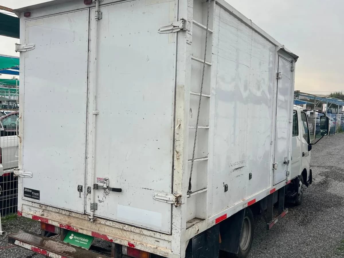 2021 HINO XZU - Imagen 3