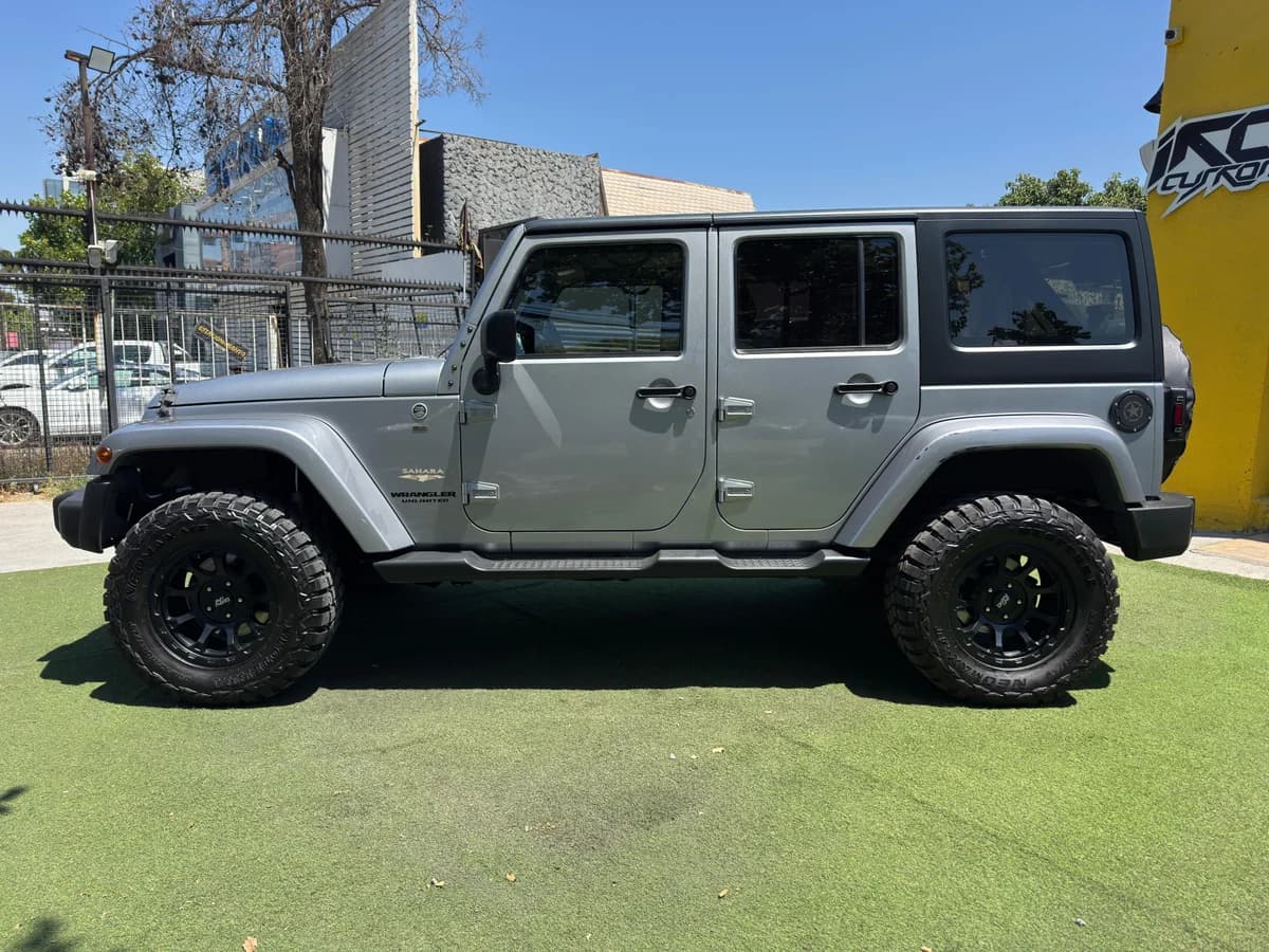 Jeep Wrangler JKU Sahara CRD 2016 - Imagen 4