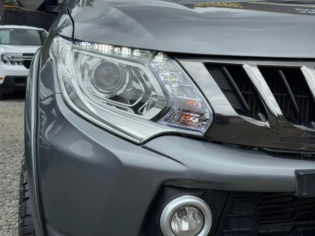 2018 MITSUBISHI L200 DAKAR HP 4X4 2.4 - Imagen 3