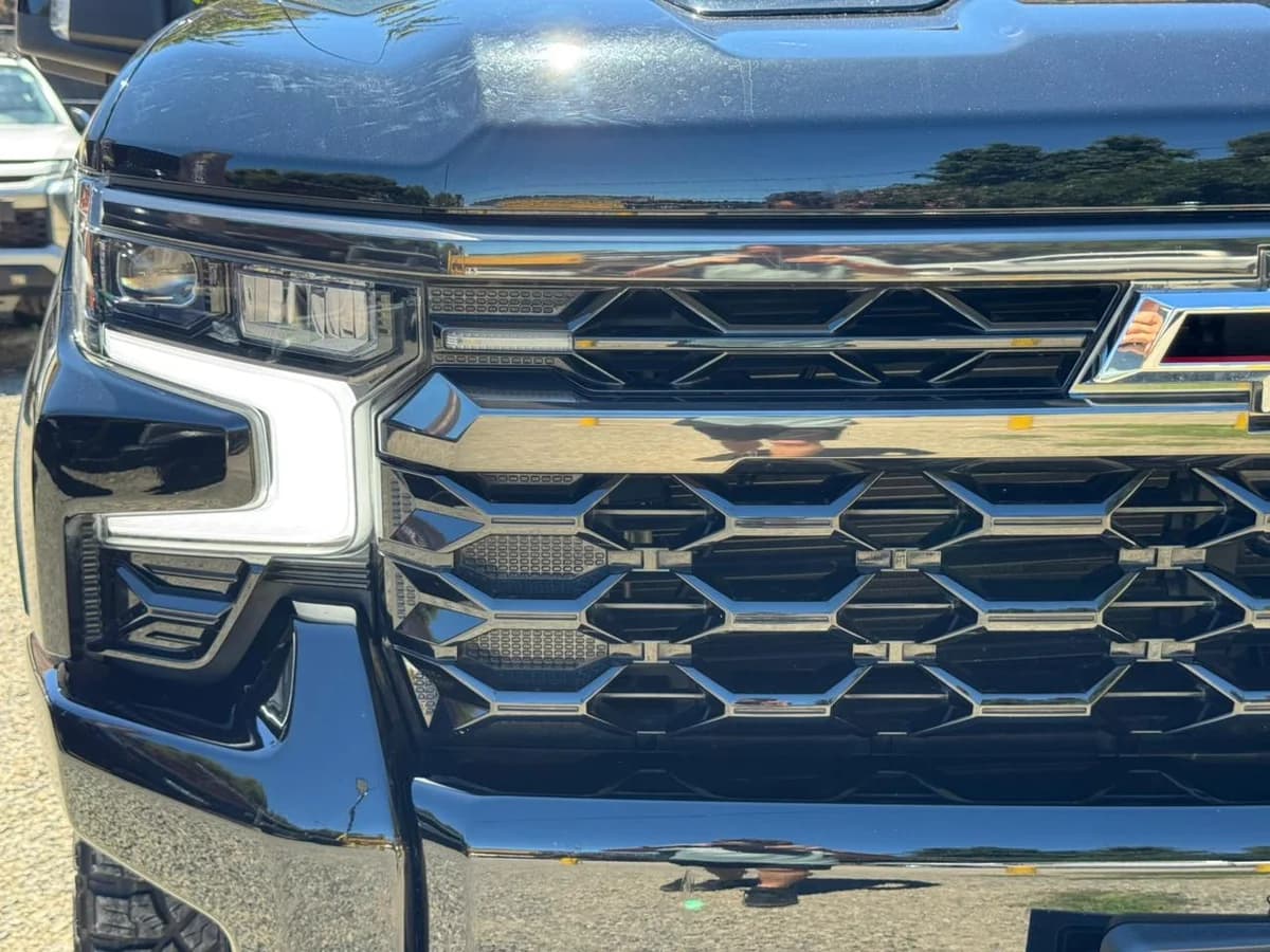 CHEVROLET SILVERADO ZR2 2023 - Imagen 3