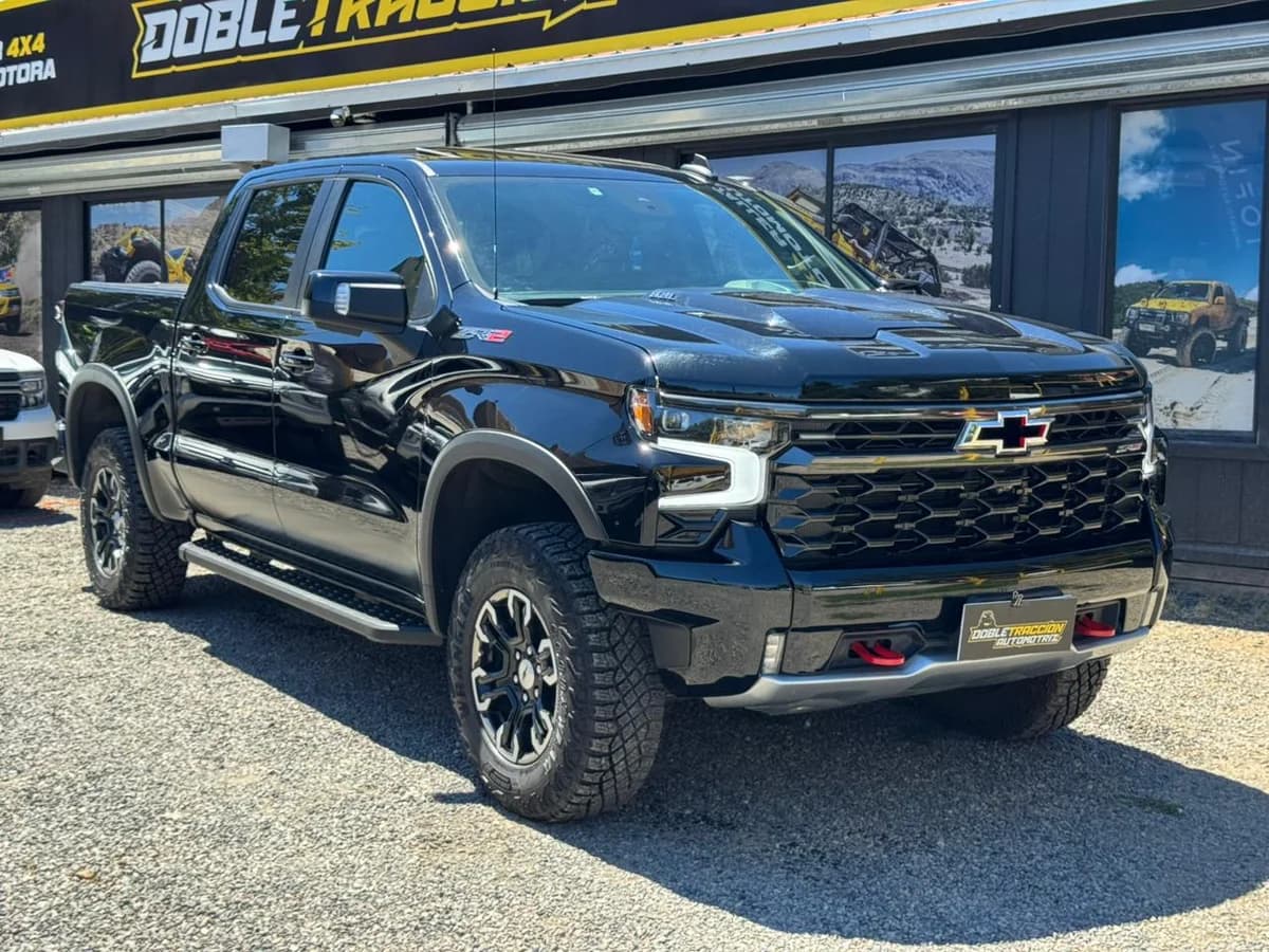 CHEVROLET SILVERADO ZR2 2023 - Imagen 1