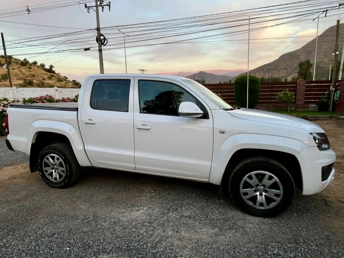 2020 VOLKSWAGEN AMAROK COMFORTLINE 4X4 2.0 AUT - Imagen 2