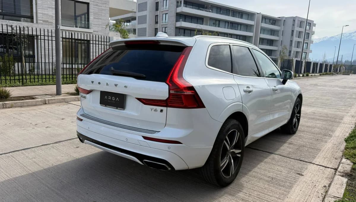 VOLVO XC60 2.0 T6 R-Design AWD MY19 AT 2019 - Imagen 4