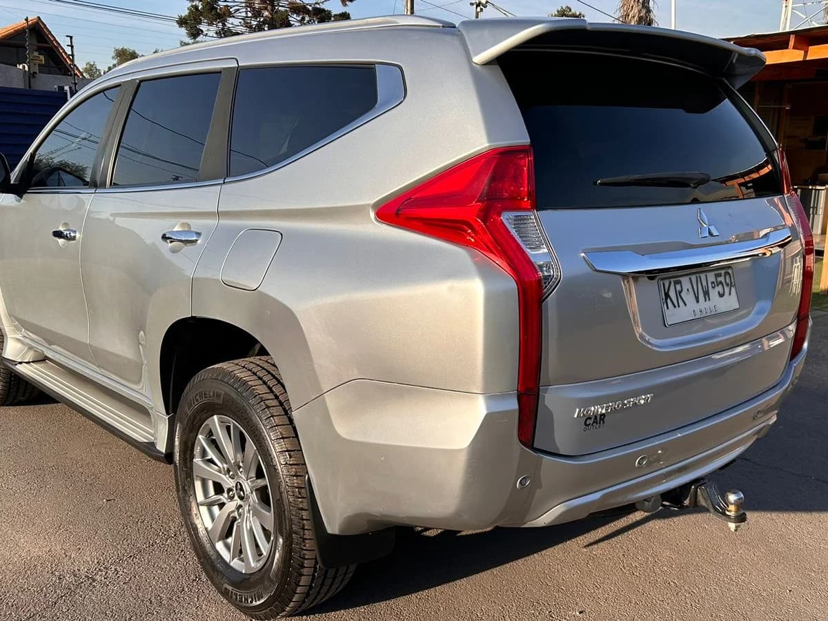 2018 MITSUBISHI MONTERO SPORT 2.4 AUT - Imagen 3