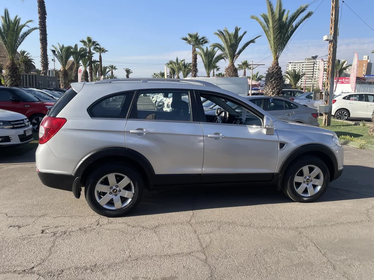 2011 CHEVROLET CAPTIVA LT AWD 2.0 AT - Imagen 4