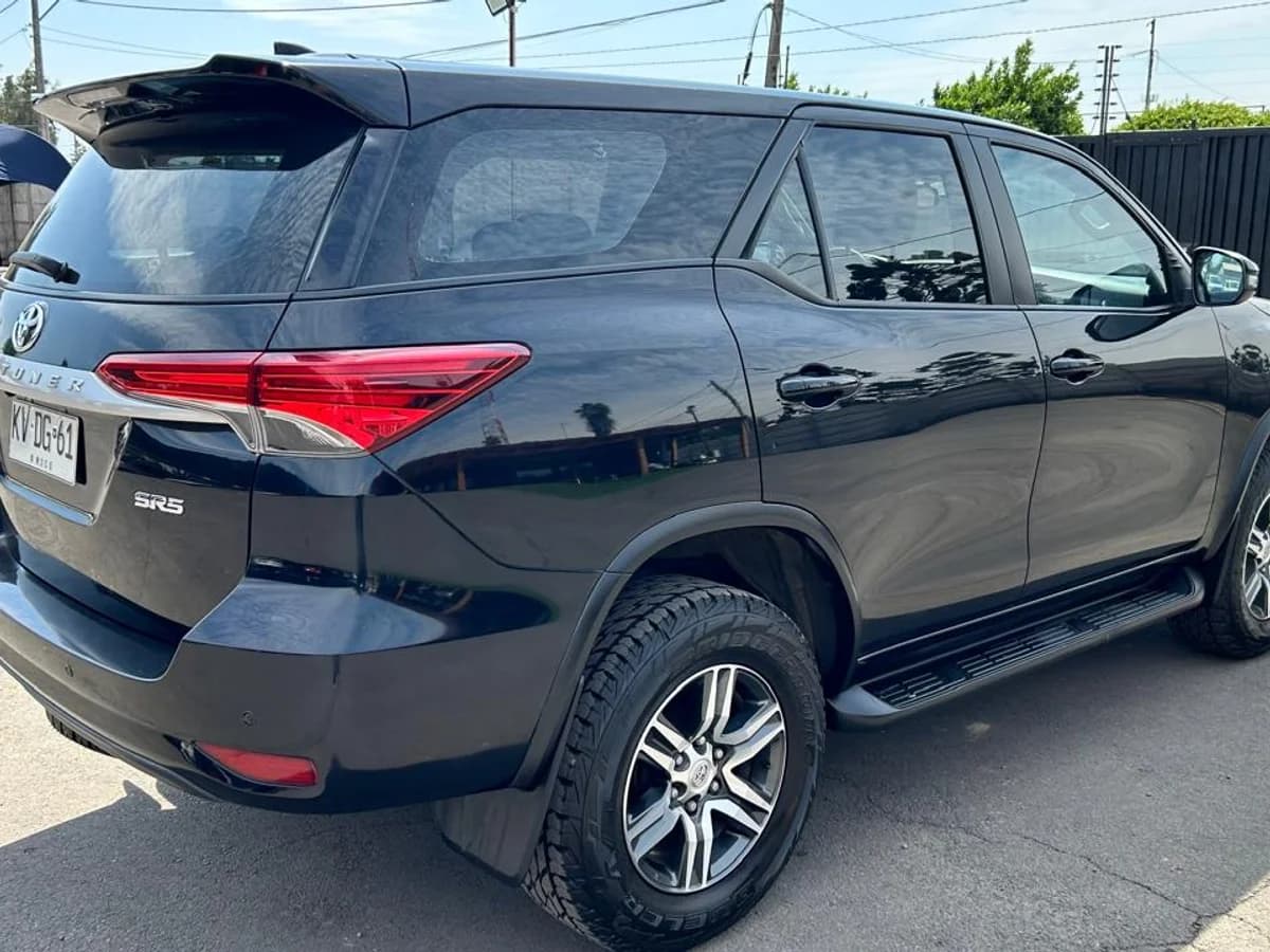 2019 TOYOTA FORTUNER SRV 2.7 AUT - Imagen 5