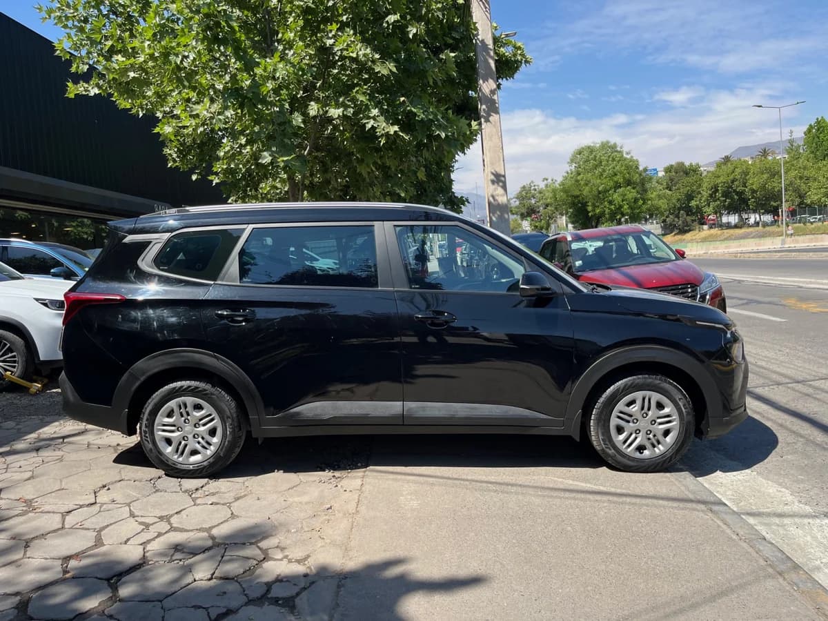 2022 KIA CARENS LX 1.5 - Imagen 4