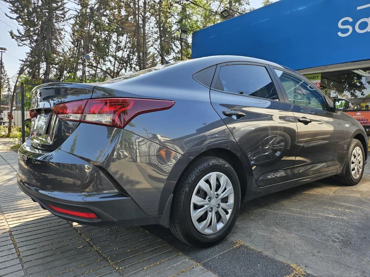 2023 HYUNDAI ACCENT PLUS 1.4 MT - Imagen 4