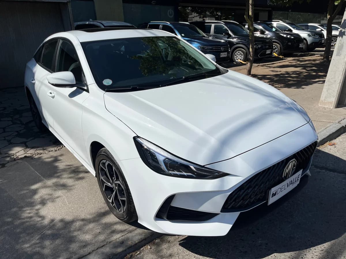 2025 MG GT SEDÁN 1.5L COM MT - Imagen 3