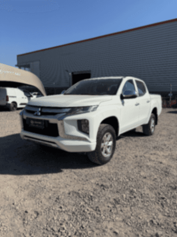 Mitsubishi L200 CR 2023 - Imagen 1