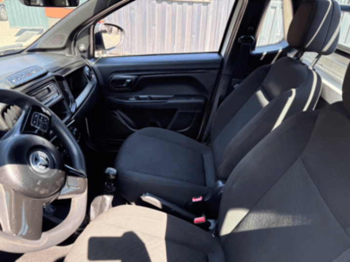 Ram 700 SLT 2024 - Imagen 6