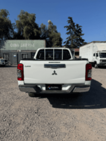 Mitsubishi L200 CR 2023 - Imagen 4