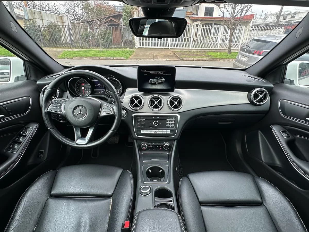 MERCEDES BENZ GLA200 1.6 SPORT 4x2 AT 5P - Imagen 10