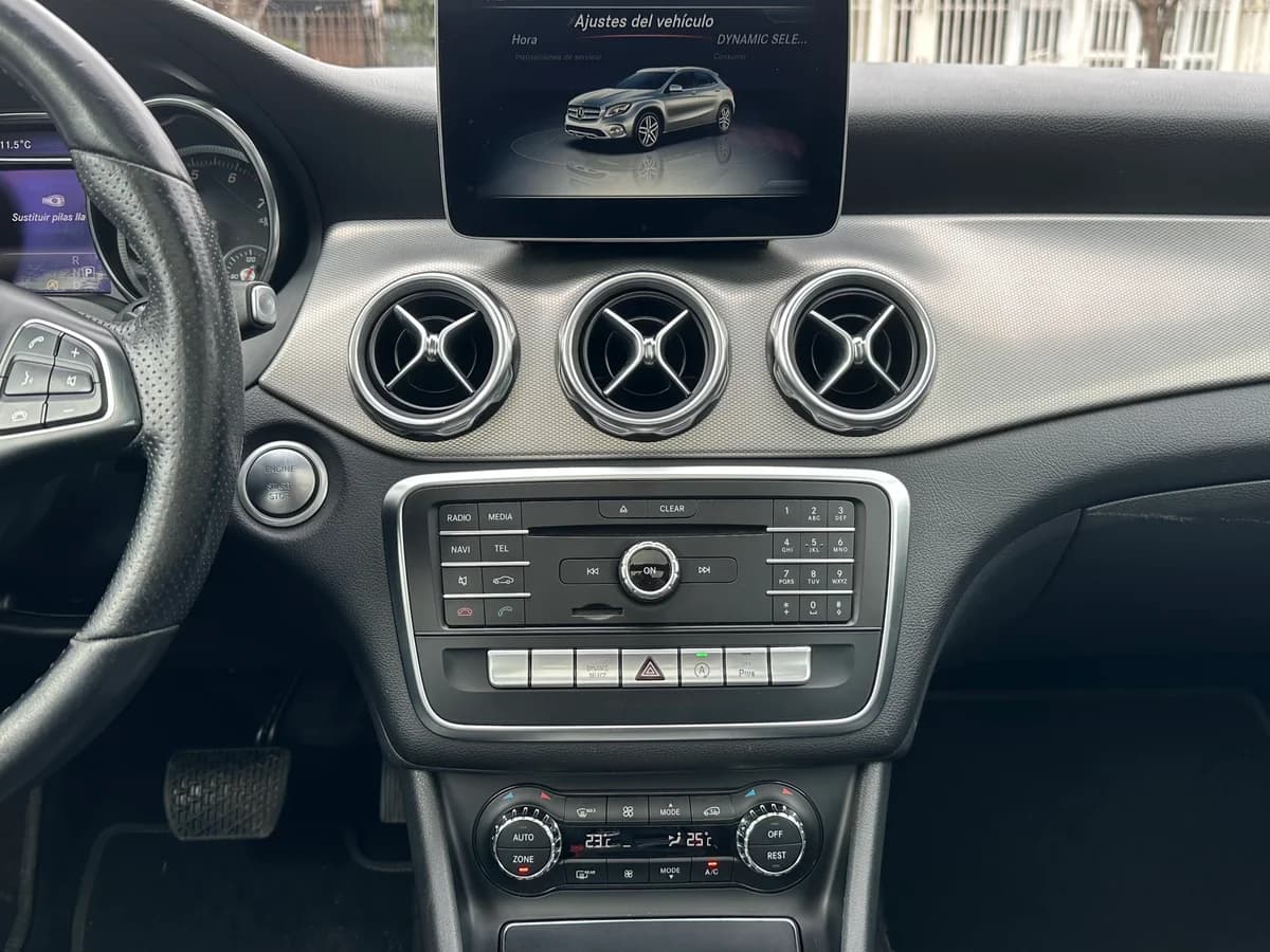 MERCEDES BENZ GLA200 1.6 SPORT 4x2 AT 5P - Imagen 12