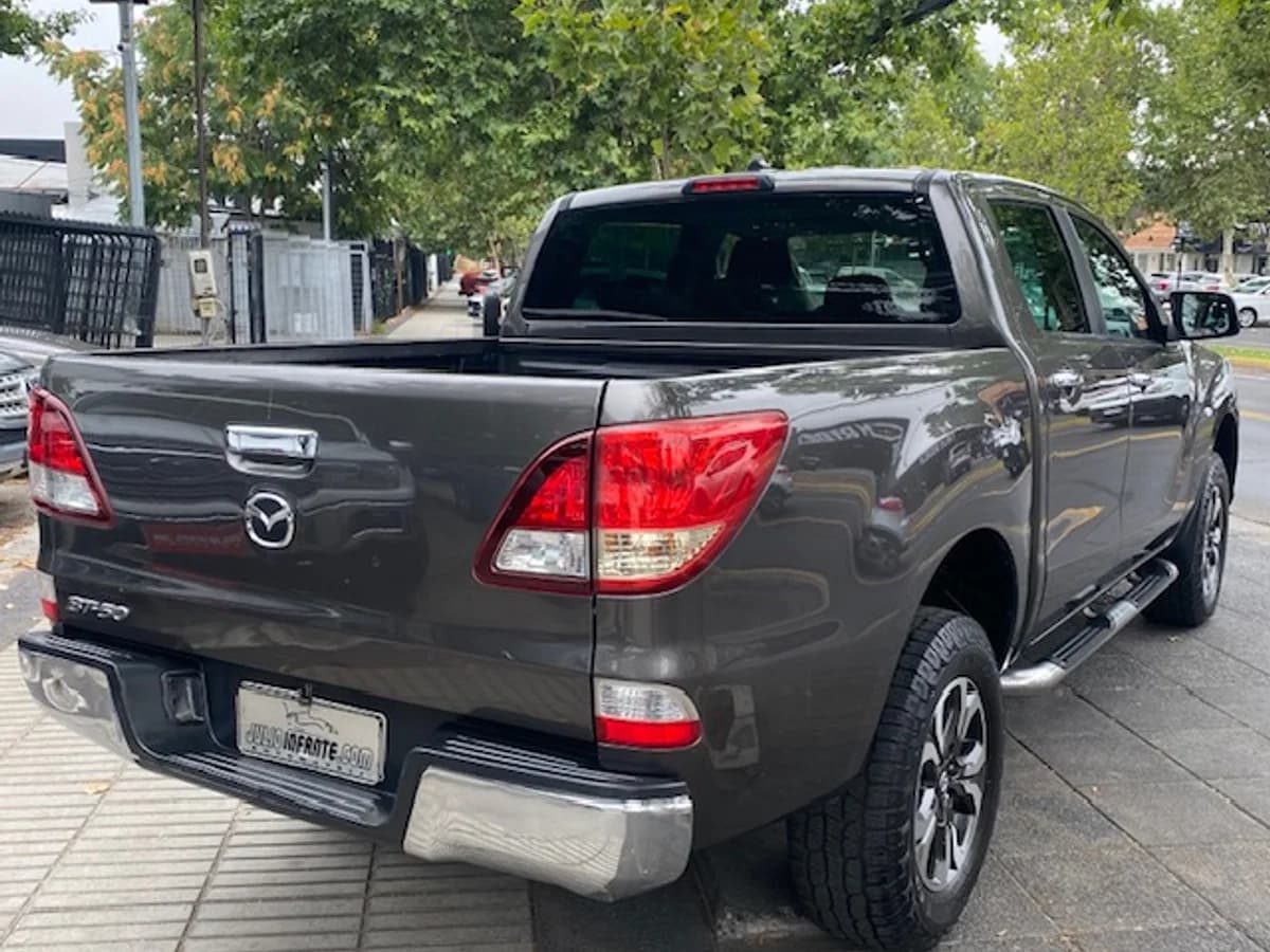 MAZDA BT-50 2.2 Diesel. 4x2 2021 - Imagen 2