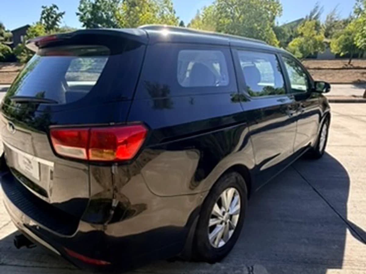 Kia Grand Carnival 3.3 V6 - Imagen 9