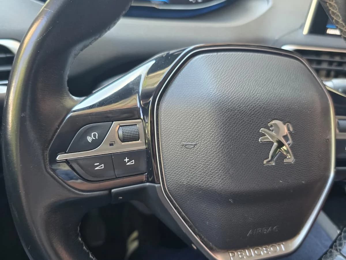 PEUGEOT 3008 MT 1.5 DIESEL - Imagen 11