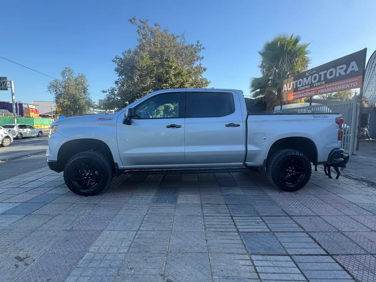 CHEVROLET SILVERADO 4X4 CC 5.3 AUT - Imagen 4