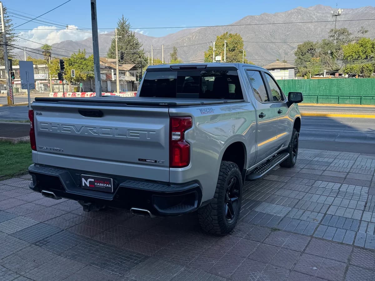CHEVROLET SILVERADO 4X4 CC 5.3 AUT - Imagen 5
