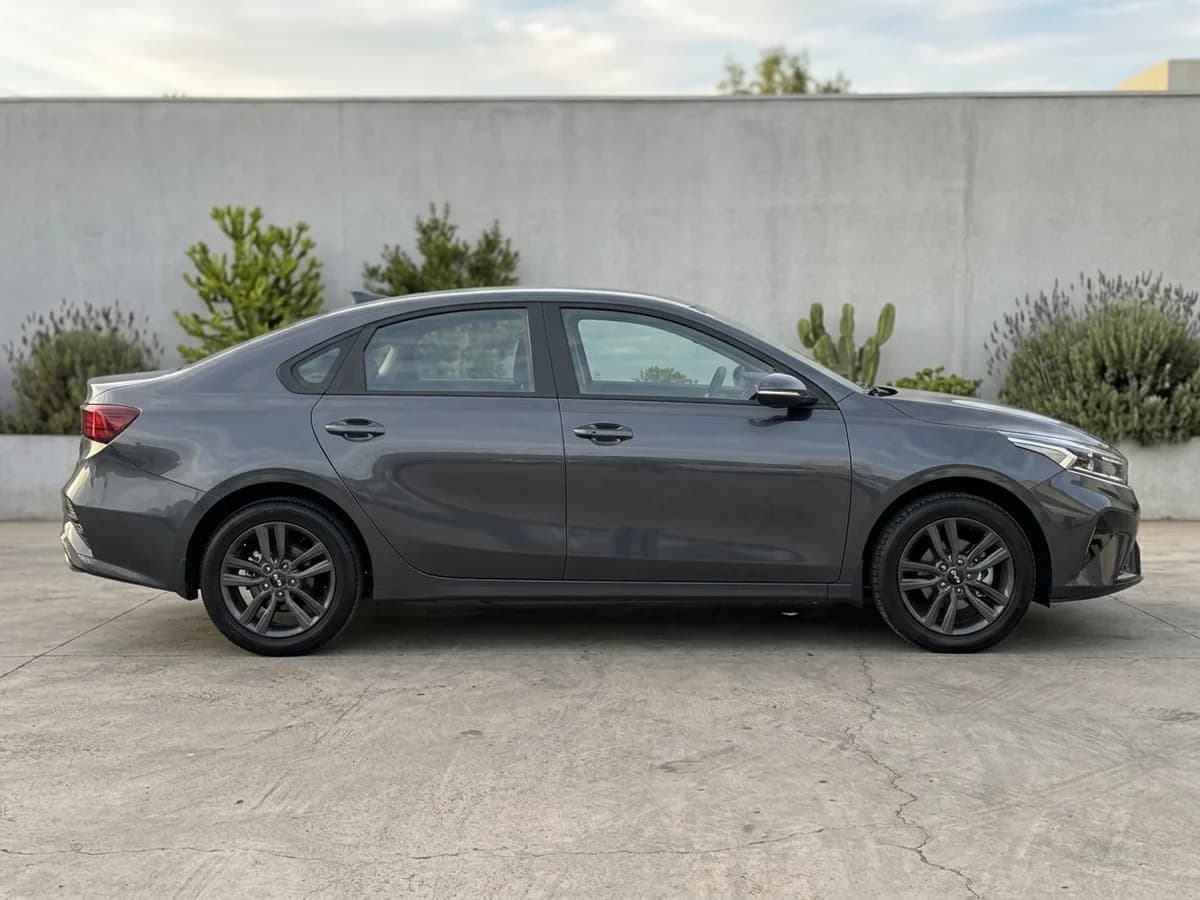 Kia Cerato 2022 - Imagen 2