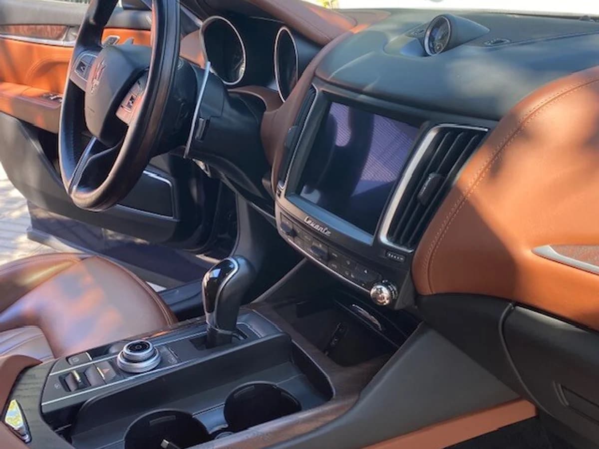 MASERATI LEVANTE SQ4 Bi turbo 430 HP. 2019 - Imagen 18