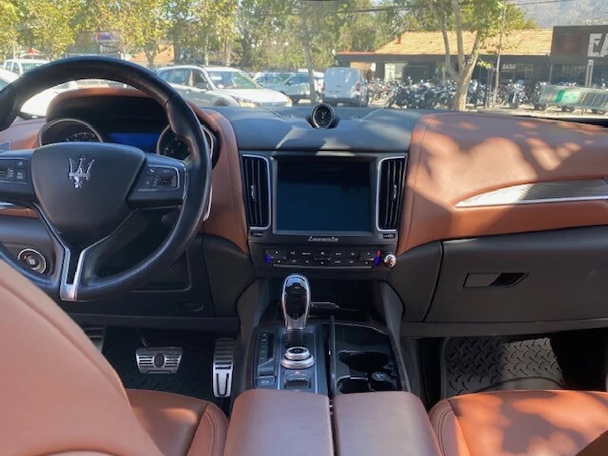 MASERATI LEVANTE SQ4 Bi turbo 430 HP. 2019 - Imagen 19