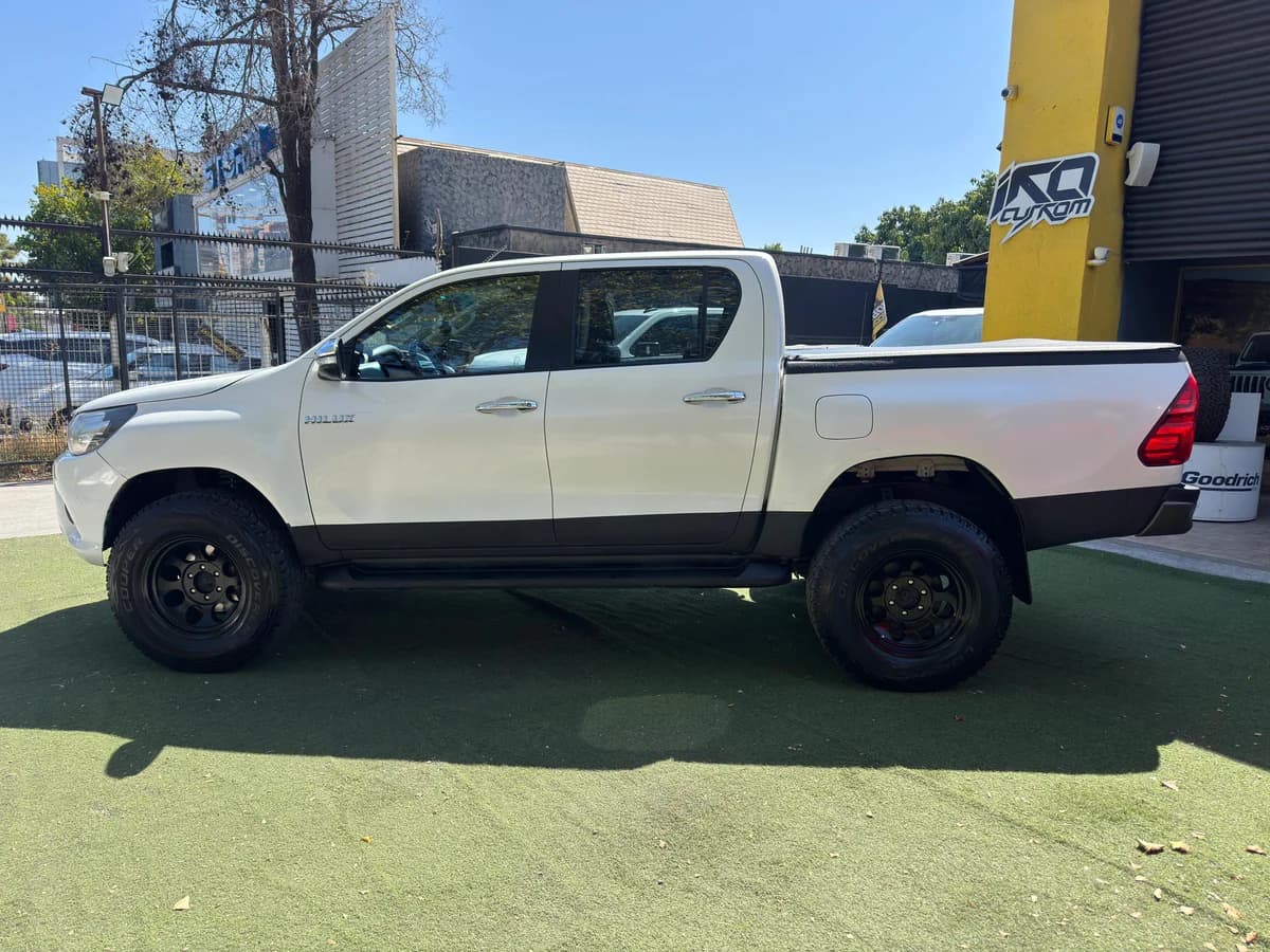 TOYOTA HILUX SRV 2017 - Imagen 5