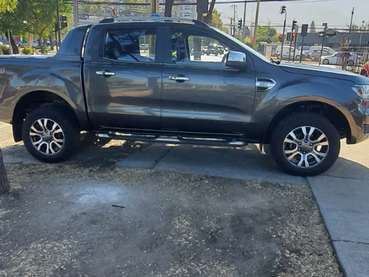FORD RANGER 3.2 LIMITED 4X4 CUERO DIESEL UNICO DUEÑO EXTRAORDINADIA - Imagen 8
