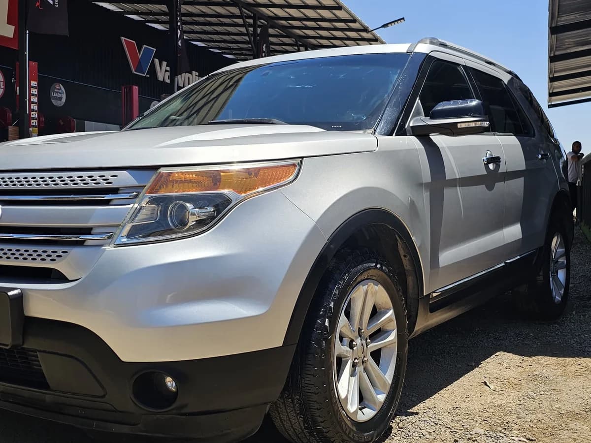 Ford Explorer 4x4 3.5cc - Imagen 2