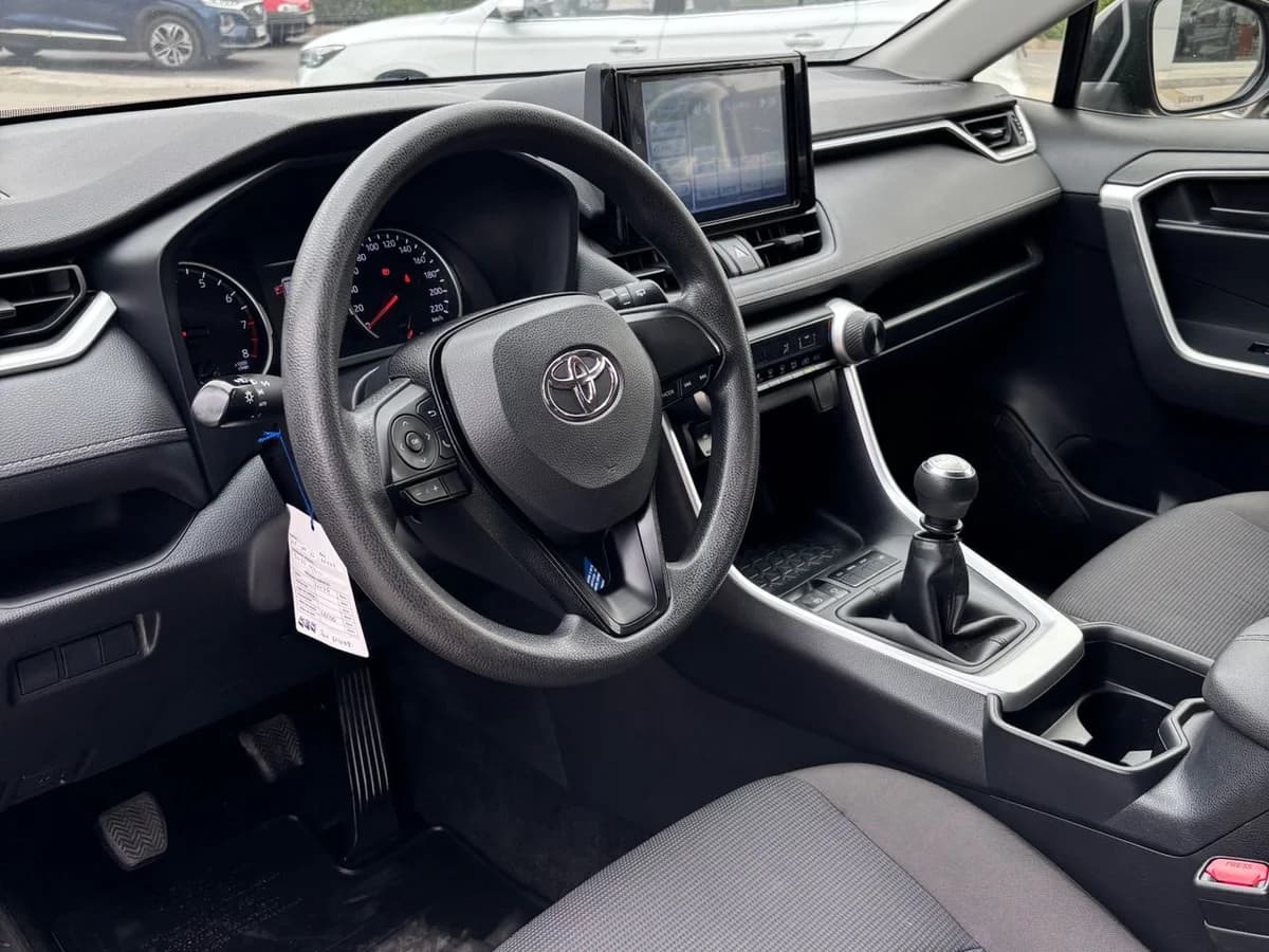 TOYOTA RAV 4 2.0 2.0 2023 - Imagen 8