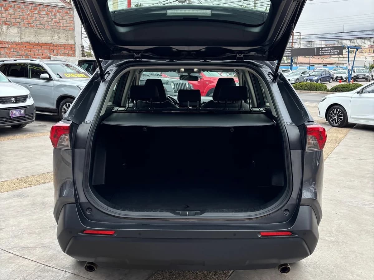 TOYOTA RAV 4 2.0 2.0 2023 - Imagen 10