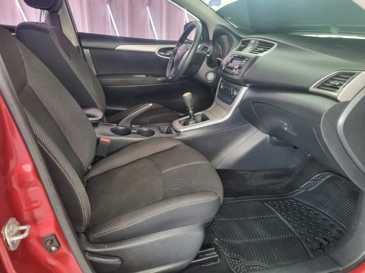 NISSAN SENTRA 1.8 MT - Imagen 11